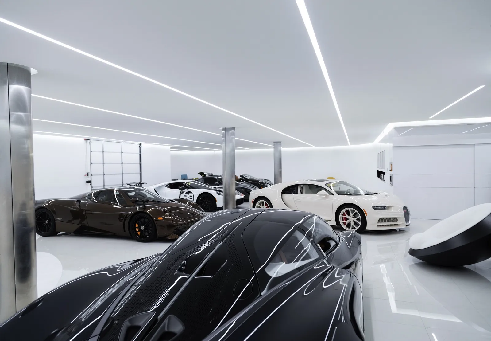 Khoshbin Garage High-End LED Lighting