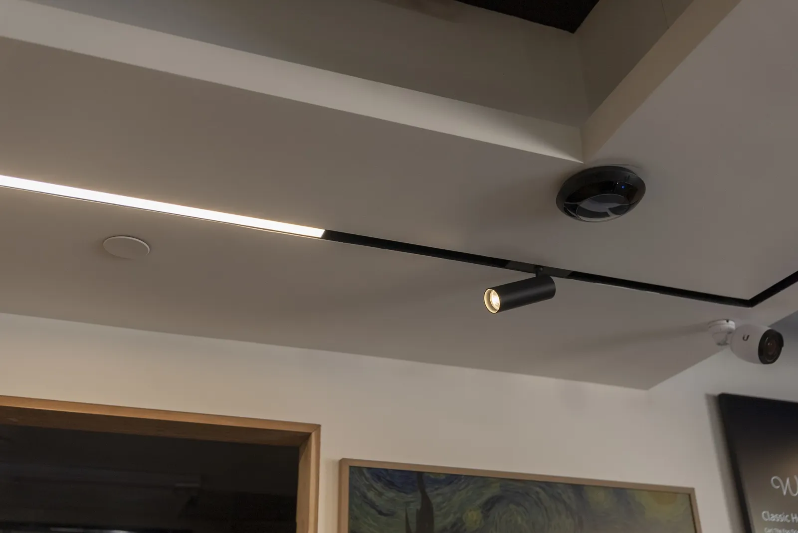 MAGfinity Track System by Centerlight for Icon Coffee SF